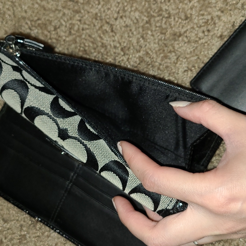 Authentic Coach wallet - Picture 7 of 8